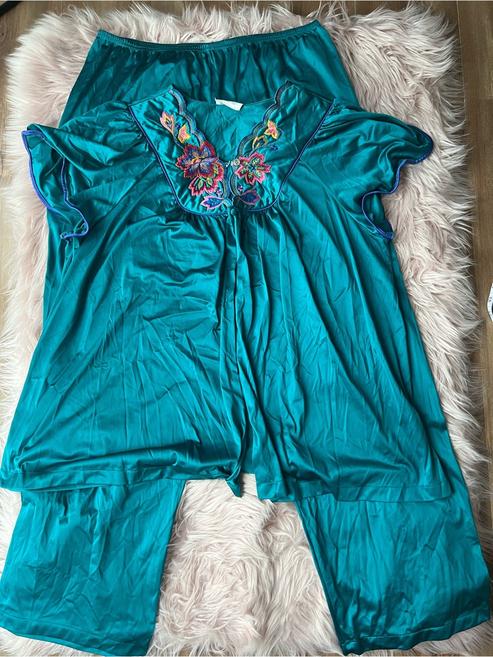 VINTAGE Made in USA Vanity Fair Teal Embroidered Two-Piece Pajama Set